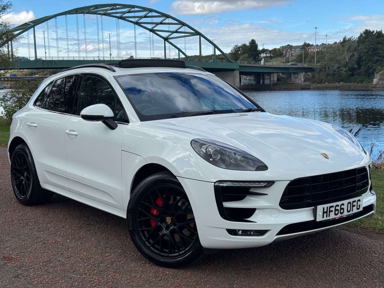 A 2016 PORSCHE MACAN 3.0T V6 GTS SUV 5dr Petrol PDK 4WD Euro 6 (s/s) (360 ps) **STUNNING GTS WIT A 2016 PORSCHE MACAN 3.0T V6 GTS SUV 5dr Petrol PDK 4WD Euro 6 (s/s) (360 ps) **STUNNING GTS WIT