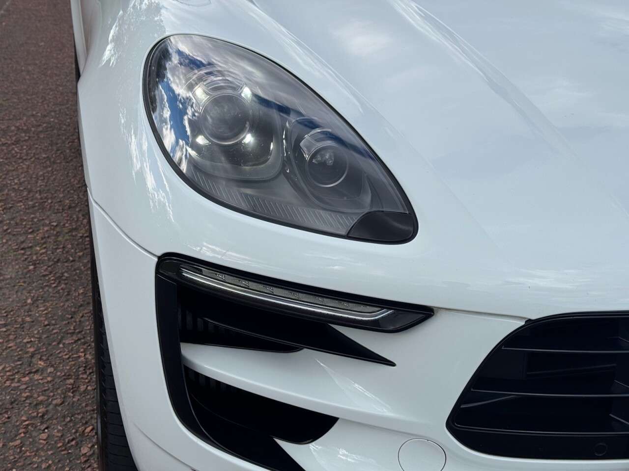 A 2016 PORSCHE MACAN 3.0T V6 GTS SUV 5dr Petrol PDK 4WD Euro 6 (s/s) (360 ps) **STUNNING GTS WIT A 2016 PORSCHE MACAN 3.0T V6 GTS SUV 5dr Petrol PDK 4WD Euro 6 (s/s) (360 ps) **STUNNING GTS WIT