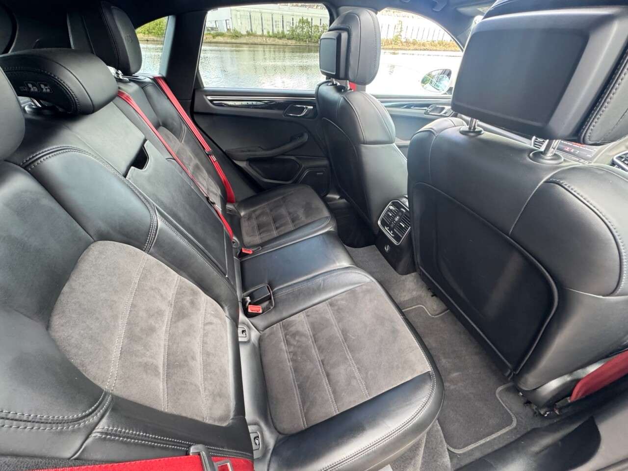 2016 PORSCHE MACAN 2016 PORSCHE MACAN