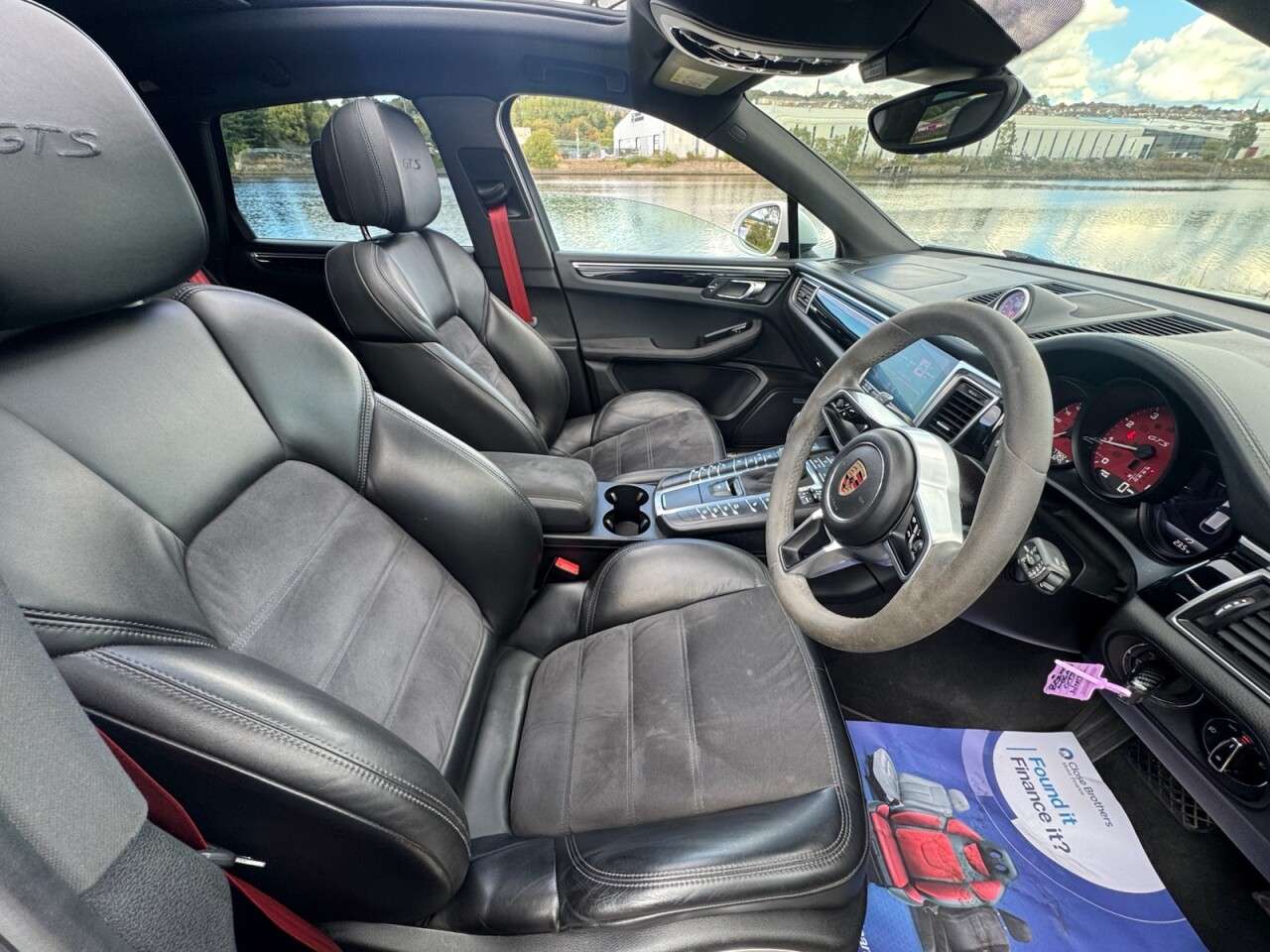 2016 PORSCHE MACAN 2016 PORSCHE MACAN