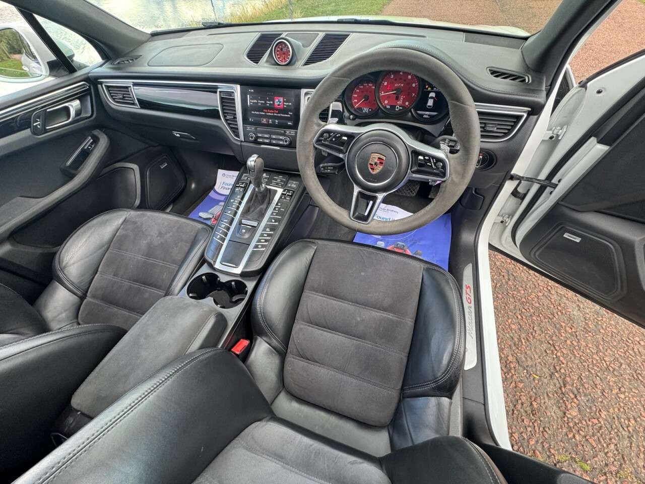 2016 PORSCHE MACAN 2016 PORSCHE MACAN