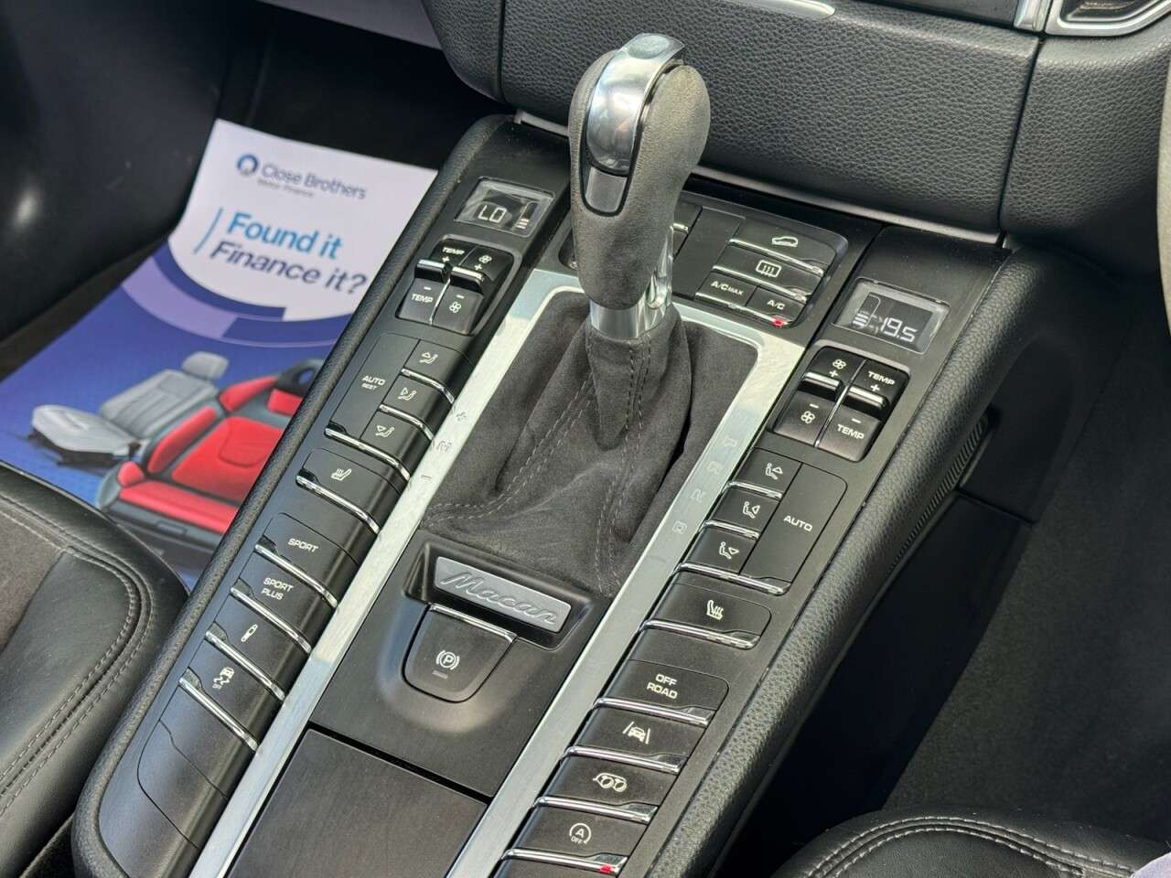 2016 PORSCHE MACAN 2016 PORSCHE MACAN