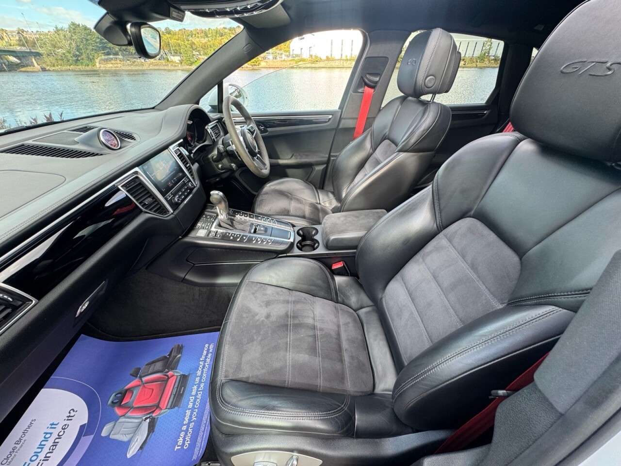 2016 PORSCHE MACAN 2016 PORSCHE MACAN