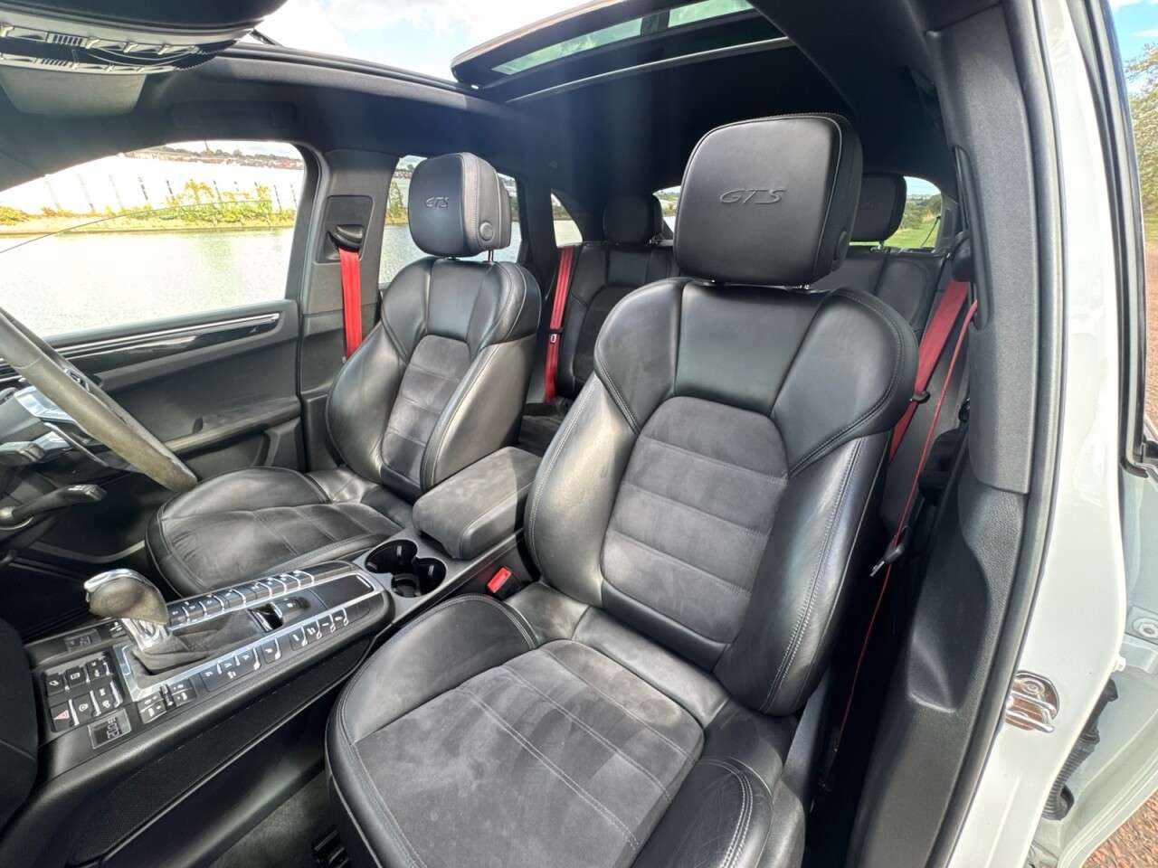 2016 PORSCHE MACAN 2016 PORSCHE MACAN