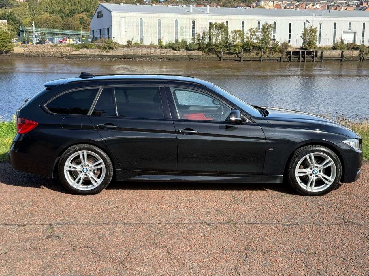 A 2013 BMW 3 SERIES 2.0 320d M Sport Touring 5dr Diesel Auto xDrive Euro 5 (s/s) (184 ps) HEATE A 2013 BMW 3 SERIES 2.0 320d M Sport Touring 5dr Diesel Auto xDrive Euro 5 (s/s) (184 ps) HEATE