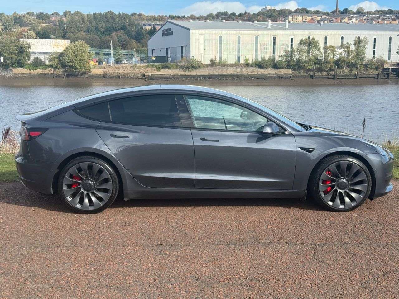 A 2022 TESLA MODEL 3 (Dual Motor) Performance Saloon 4dr Electric Auto 4WDE (Performance Upgrade A 2022 TESLA MODEL 3 (Dual Motor) Performance Saloon 4dr Electric Auto 4WDE (Performance Upgrade