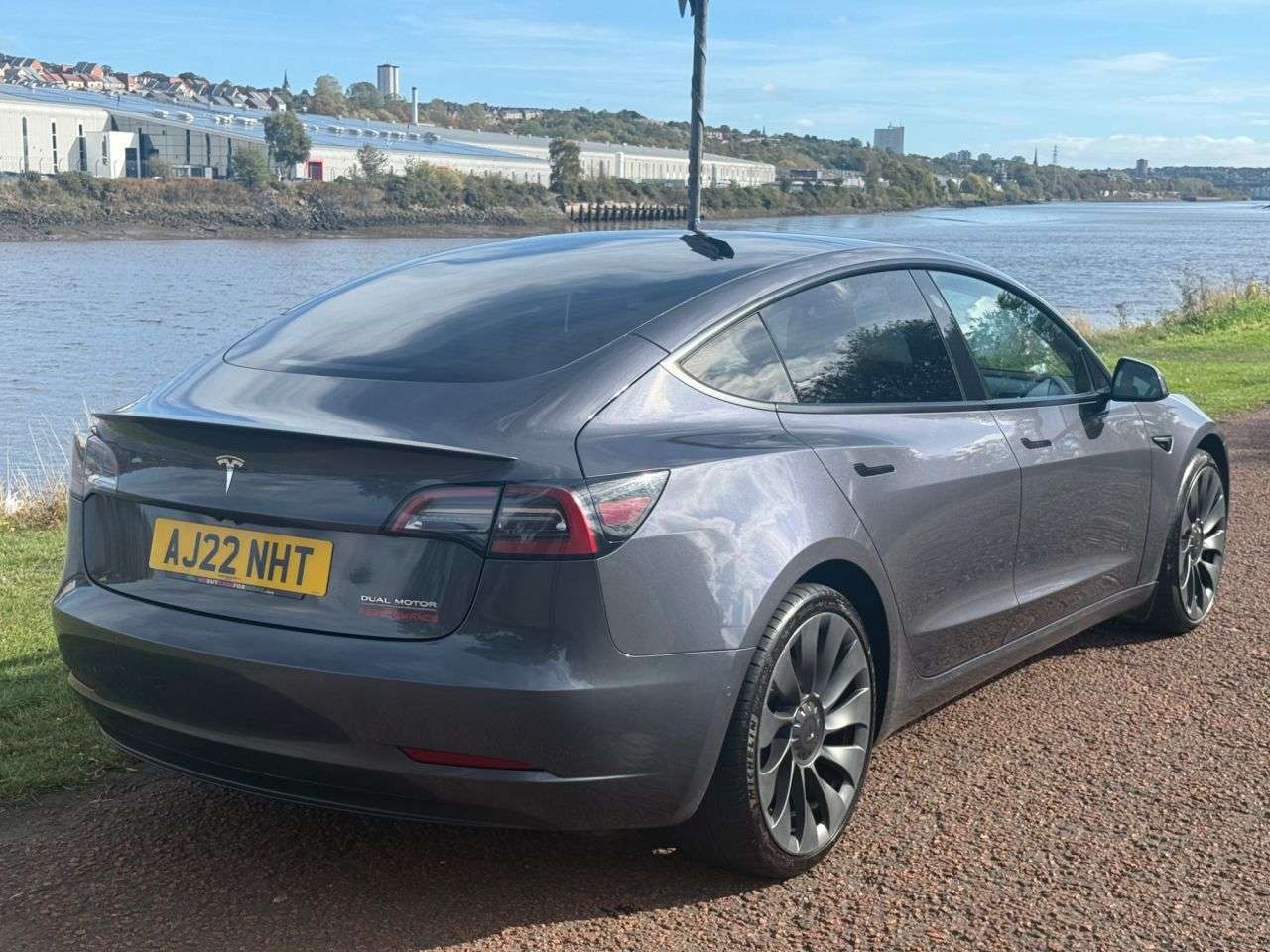 A 2022 TESLA MODEL 3 (Dual Motor) Performance Saloon 4dr Electric Auto 4WDE (Performance Upgrade A 2022 TESLA MODEL 3 (Dual Motor) Performance Saloon 4dr Electric Auto 4WDE (Performance Upgrade