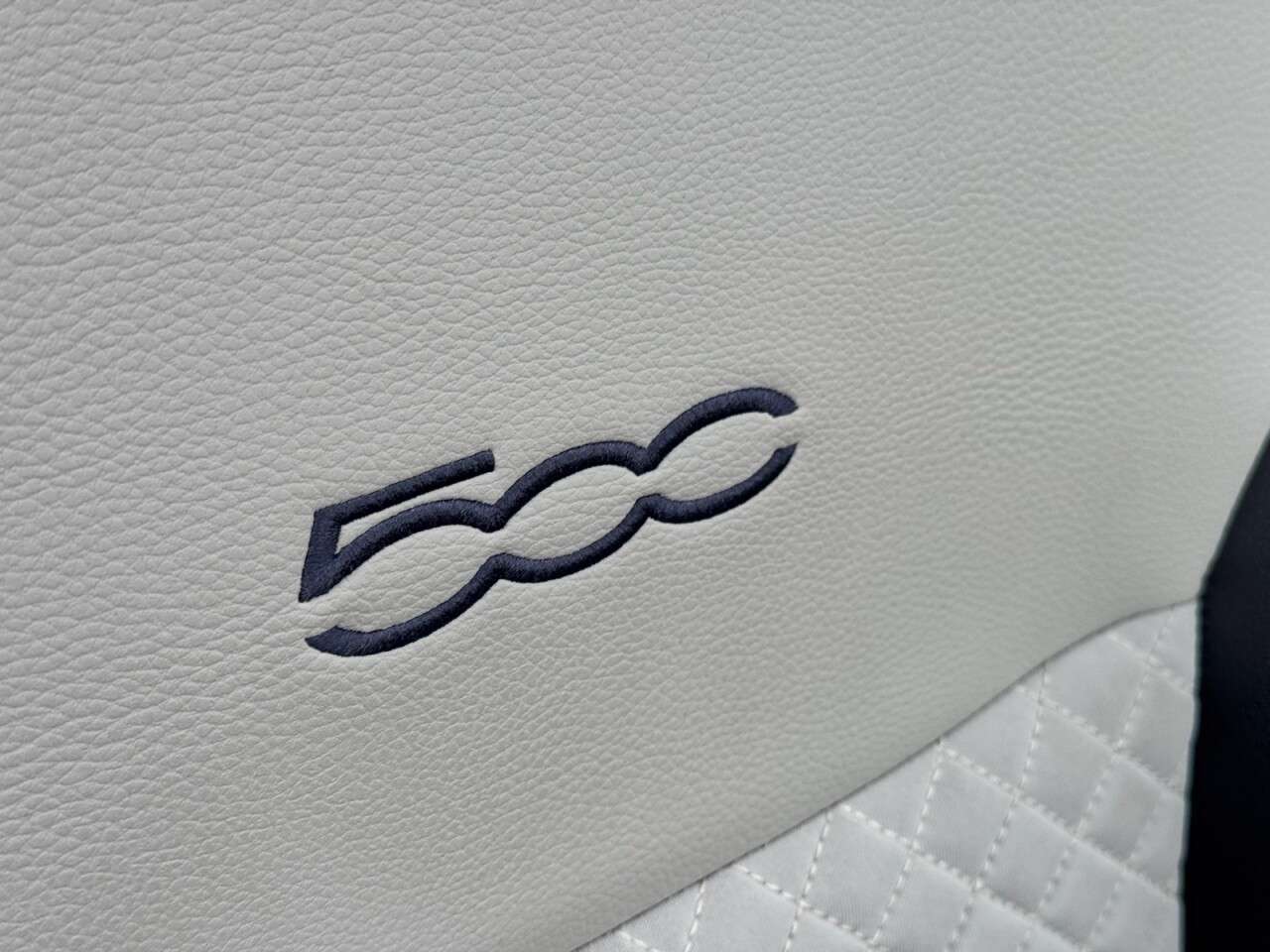 2022 FIAT 500 2022 FIAT 500