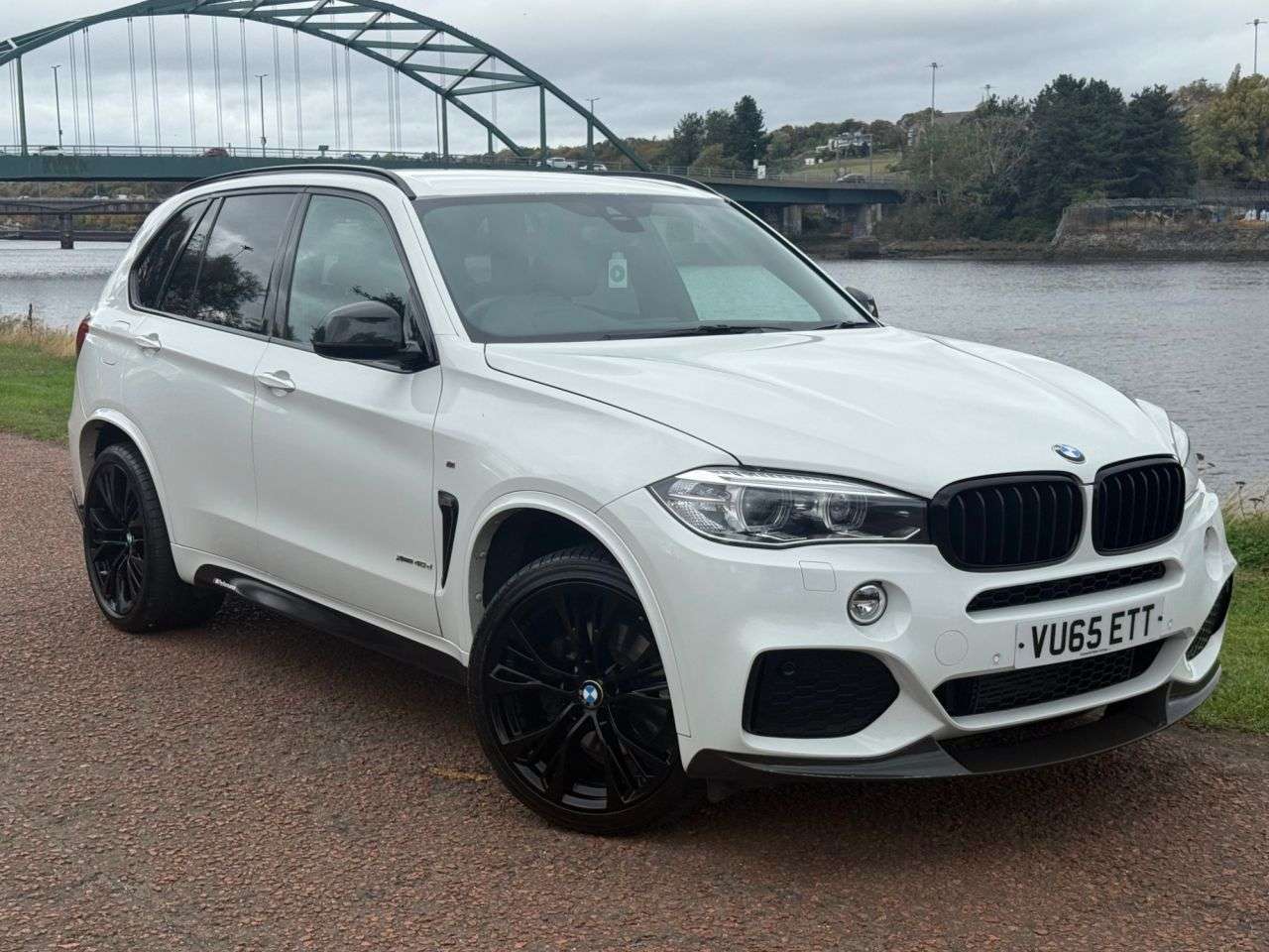 A 2015 BMW X5 3.0 40d M Sport SUV 5dr Diesel Auto xDrive Euro 6 (s/s) (313 ps) **FULL LEA A 2015 BMW X5 3.0 40d M Sport SUV 5dr Diesel Auto xDrive Euro 6 (s/s) (313 ps) **FULL LEA