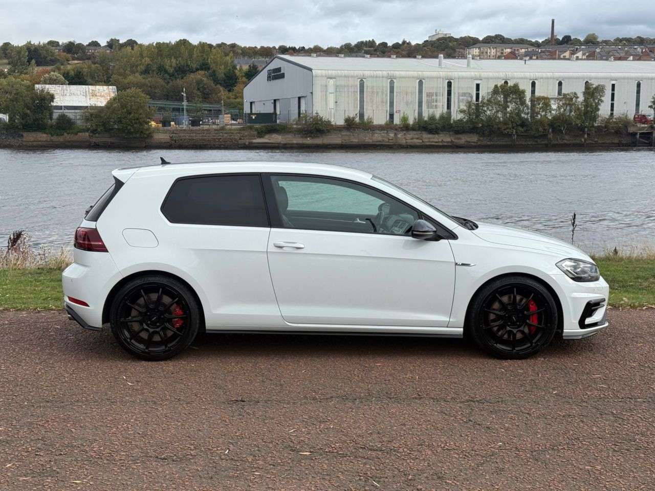 A 2018 VOLKSWAGEN GOLF 2.0 TSI R Hatchback 3dr Petrol DSG 4Motion Euro 6 (s/s) (310 ps) ***UPGRADE A 2018 VOLKSWAGEN GOLF 2.0 TSI R Hatchback 3dr Petrol DSG 4Motion Euro 6 (s/s) (310 ps) ***UPGRADE