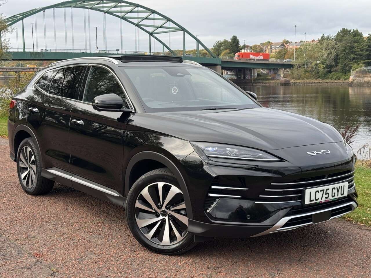 A 2025 BYD SEAL U 1.5 18.3kWh Design SUV 5dr Petrol Plug-in Hybrid CVT Auto AWD Euro 6 (s/s) A 2025 BYD SEAL U 1.5 18.3kWh Design SUV 5dr Petrol Plug-in Hybrid CVT Auto AWD Euro 6 (s/s)