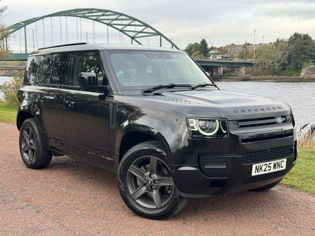 A 2025 LAND ROVER DEFENDER 110 3.0 D250 MHEV X-Dynamic SE SUV 5dr Diesel Auto 4WD Euro 6 (s/s) (250 ps) ** A 2025 LAND ROVER DEFENDER 110 3.0 D250 MHEV X-Dynamic SE SUV 5dr Diesel Auto 4WD Euro 6 (s/s) (250 ps) **