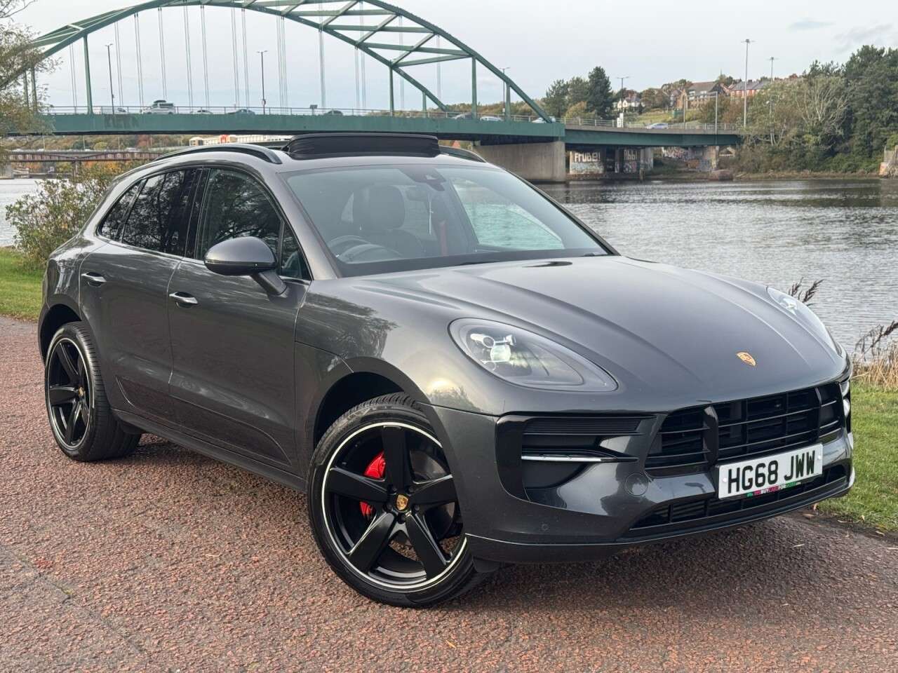 A 2019 PORSCHE MACAN 2.0T SUV 5dr Petrol PDK 4WD Euro 6 (s/s) (245 ps) **FULL LEATHER HEATED SEA A 2019 PORSCHE MACAN 2.0T SUV 5dr Petrol PDK 4WD Euro 6 (s/s) (245 ps) **FULL LEATHER HEATED SEA