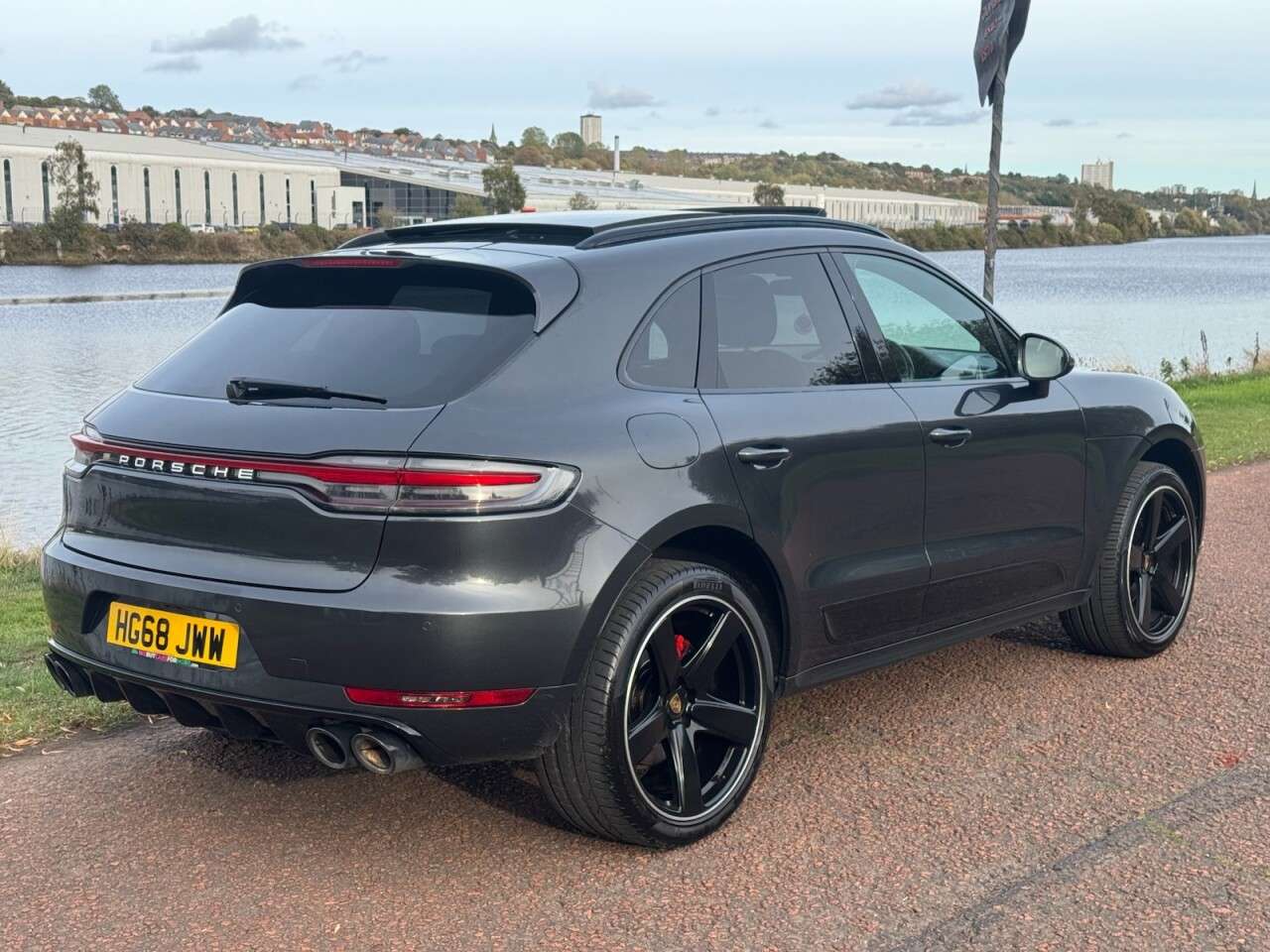 2019 PORSCHE MACAN 2019 PORSCHE MACAN