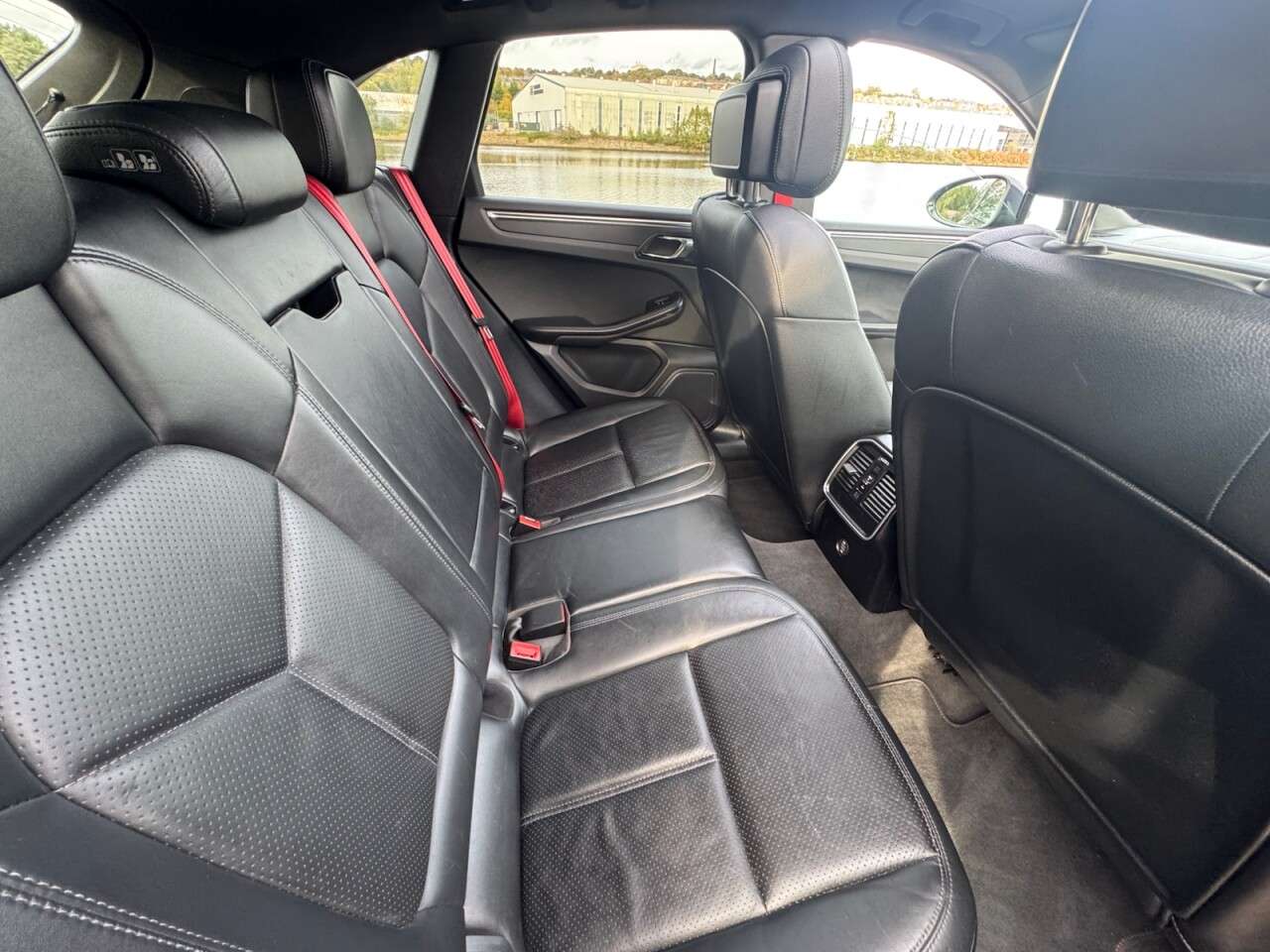 2019 PORSCHE MACAN 2019 PORSCHE MACAN