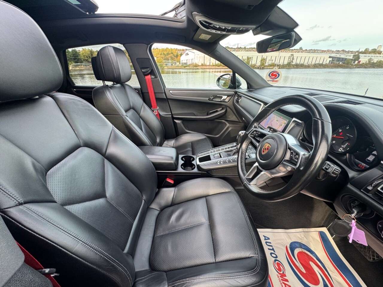 2019 PORSCHE MACAN 2019 PORSCHE MACAN