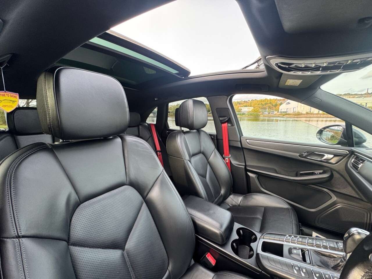 2019 PORSCHE MACAN 2019 PORSCHE MACAN