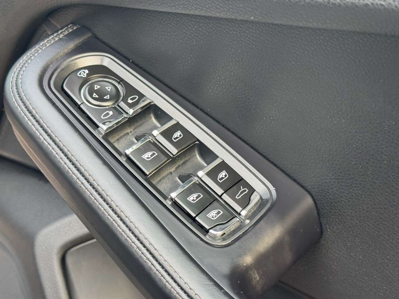 2019 PORSCHE MACAN 2019 PORSCHE MACAN