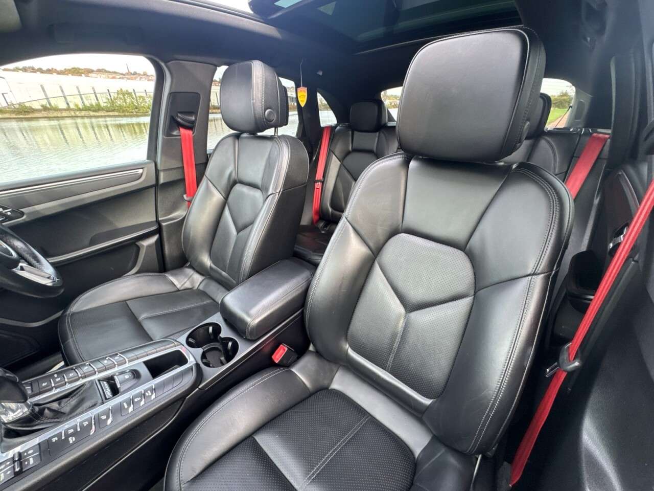 2019 PORSCHE MACAN 2019 PORSCHE MACAN