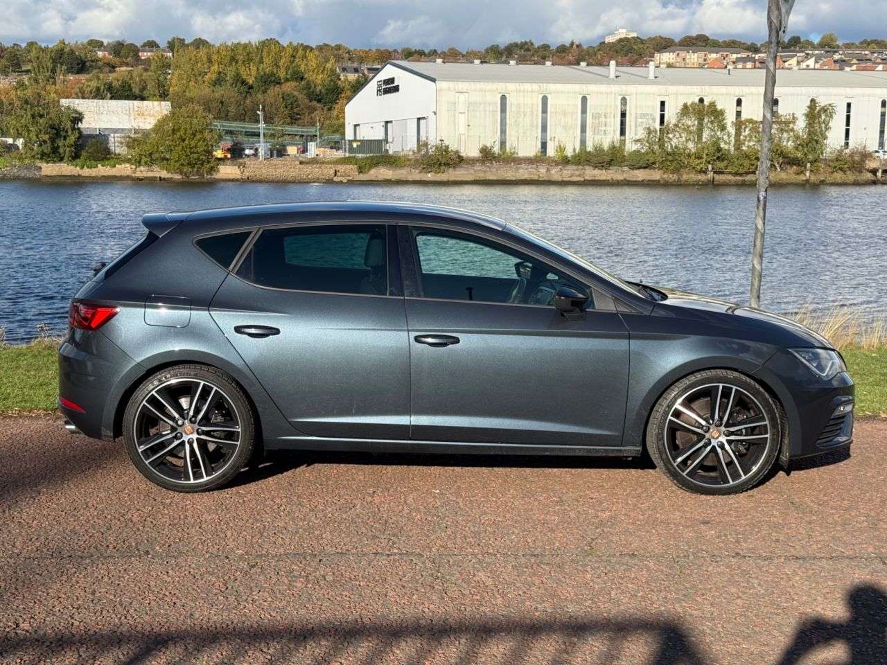 A 2019 SEAT LEON 2.0 TSI Cupra 290 Hatchback 5dr Petrol DSG Euro 6 (s/s) (290 ps) **DSG AUTO A 2019 SEAT LEON 2.0 TSI Cupra 290 Hatchback 5dr Petrol DSG Euro 6 (s/s) (290 ps) **DSG AUTO