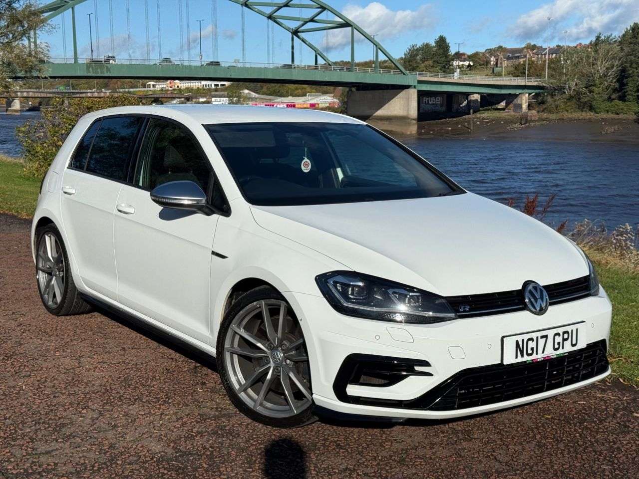 A 2017 VOLKSWAGEN GOLF 2.0 TSI BlueMotion Tech R Hatchback 5dr Petrol DSG 4Motion Euro 6 (s/s) (31 A 2017 VOLKSWAGEN GOLF 2.0 TSI BlueMotion Tech R Hatchback 5dr Petrol DSG 4Motion Euro 6 (s/s) (31