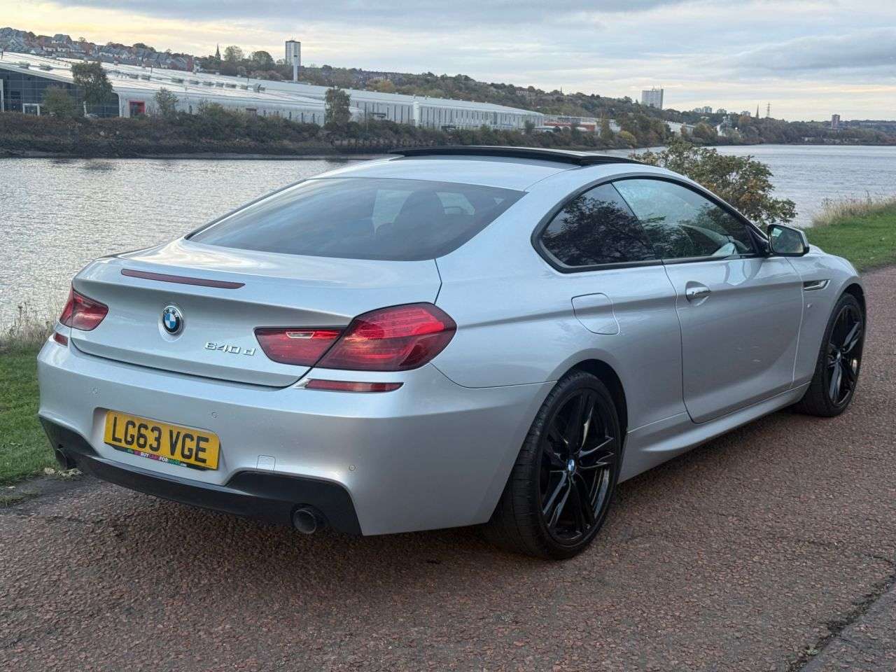 A 2013 BMW 6 SERIES 3.0 640d M Sport Coupe 2dr Diesel Auto Euro 5 (s/s) (313 ps) ELECTRIC MEMOR A 2013 BMW 6 SERIES 3.0 640d M Sport Coupe 2dr Diesel Auto Euro 5 (s/s) (313 ps) ELECTRIC MEMOR