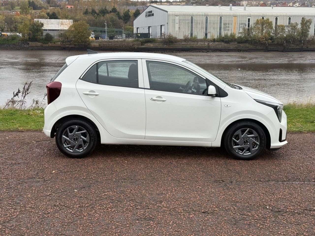 A 2025 KIA PICANTO 1.0 Pure Hatchback 5dr Petrol Manual Euro 6 (s/s) (67 bhp) **REVERSE CAMERA A 2025 KIA PICANTO 1.0 Pure Hatchback 5dr Petrol Manual Euro 6 (s/s) (67 bhp) **REVERSE CAMERA