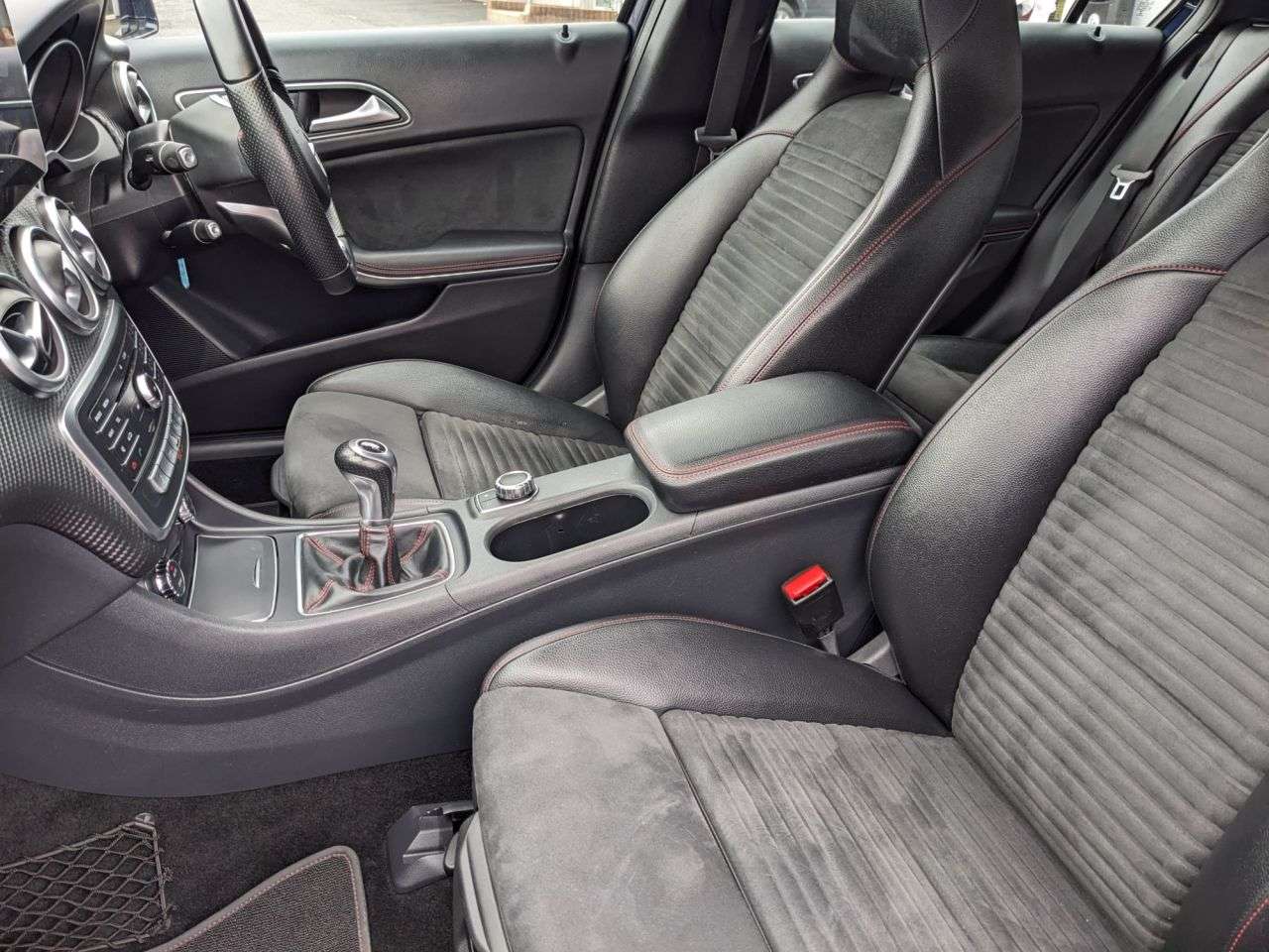 2017 MERCEDES-BENZ A CLASS 2017 MERCEDES-BENZ A CLASS
