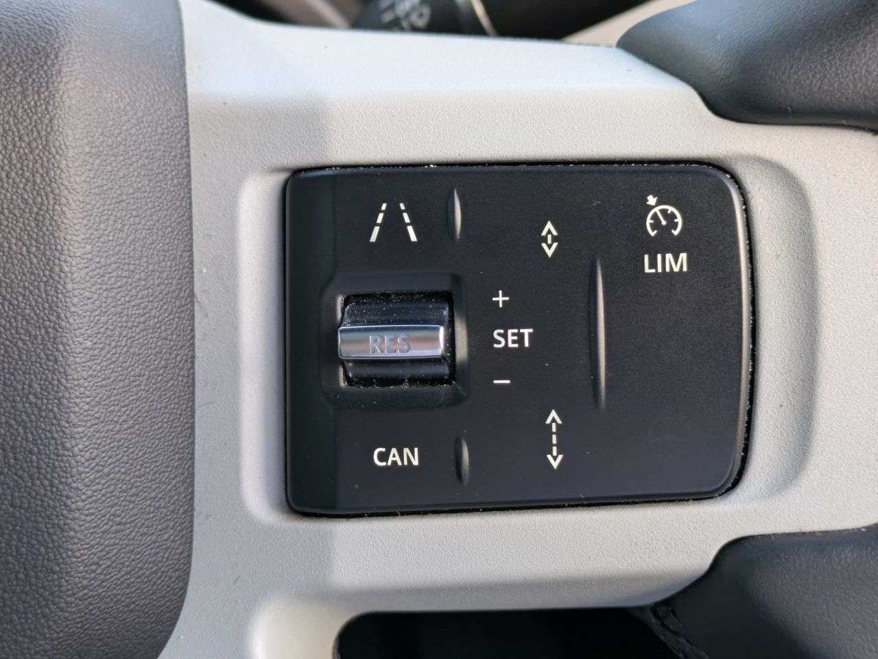 null LAND ROVER DEFENDER null LAND ROVER DEFENDER