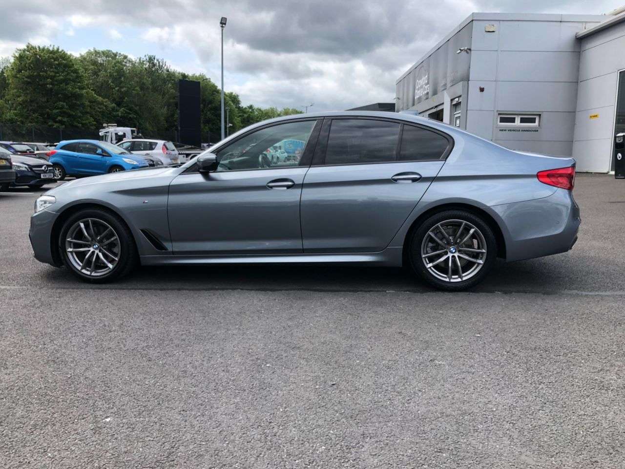 A 2018 BMW 5 SERIES 2.0 520d M Sport Saloon 4dr Diesel Auto Euro 6 (s/s) (190 ps) A 2018 BMW 5 SERIES 2.0 520d M Sport Saloon 4dr Diesel Auto Euro 6 (s/s) (190 ps)