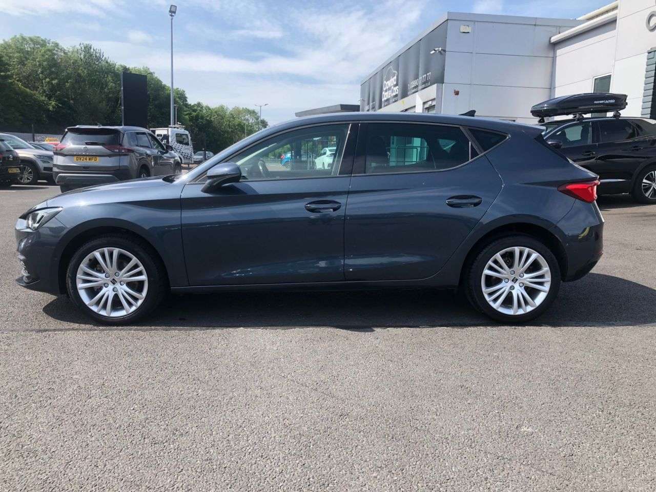 A 2021 SEAT LEON 1.0 TSI SE Dynamic Hatchback 5dr Petrol Manual Euro 6 (s/s) (110 ps) A 2021 SEAT LEON 1.0 TSI SE Dynamic Hatchback 5dr Petrol Manual Euro 6 (s/s) (110 ps)