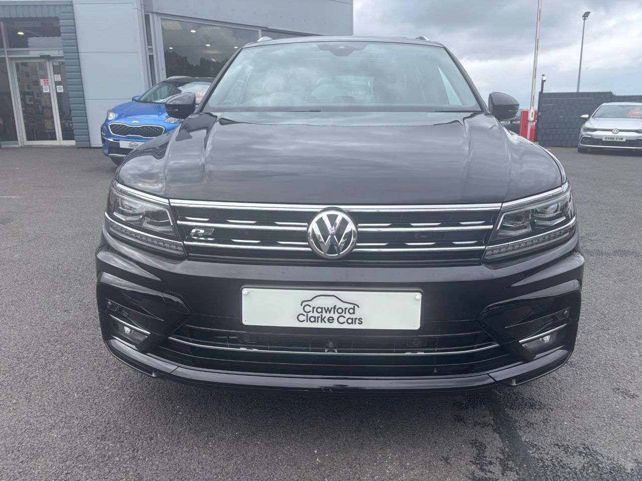 A 2019 VOLKSWAGEN TIGUAN 2.0 TDI R-Line Tech SUV 5dr Diesel DSG Euro 6 (s/s) (150 ps) A 2019 VOLKSWAGEN TIGUAN 2.0 TDI R-Line Tech SUV 5dr Diesel DSG Euro 6 (s/s) (150 ps)