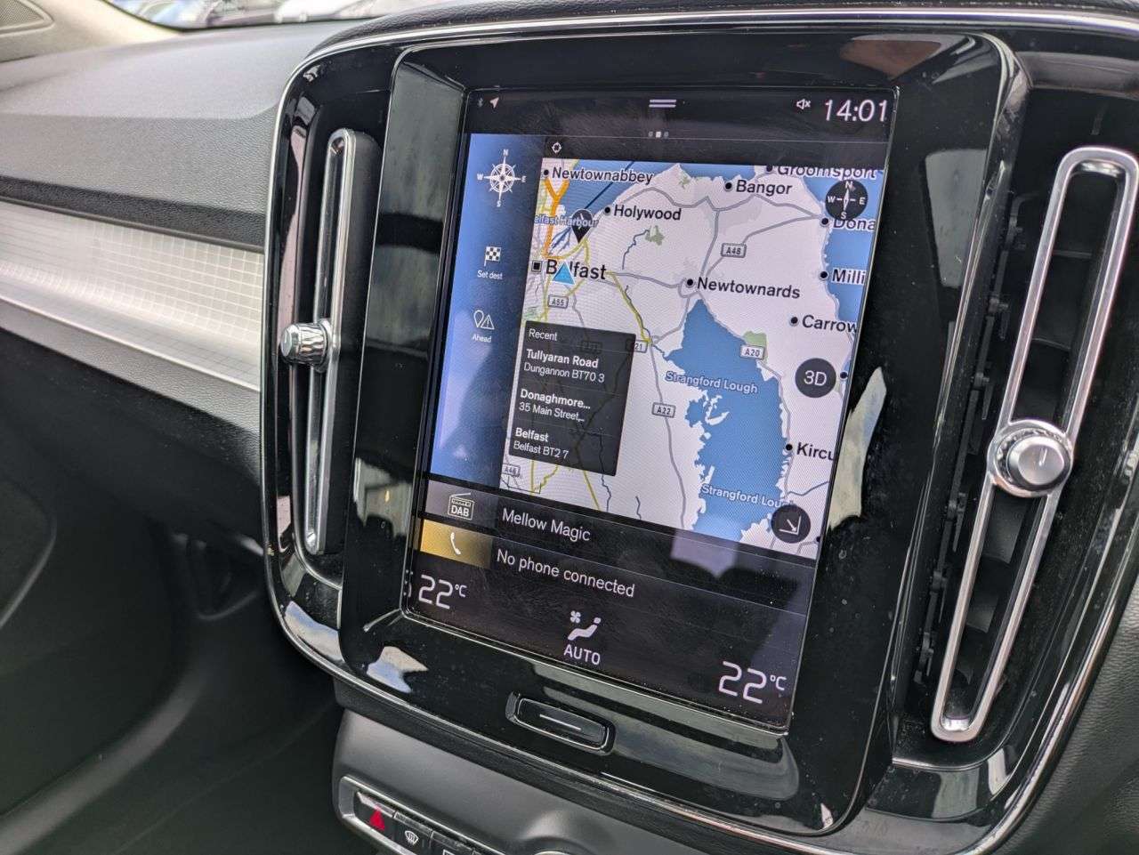 2022 VOLVO XC40 2022 VOLVO XC40