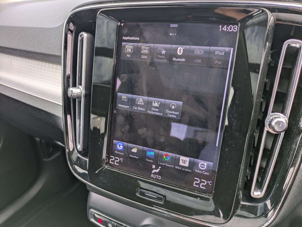 2022 VOLVO XC40 2022 VOLVO XC40