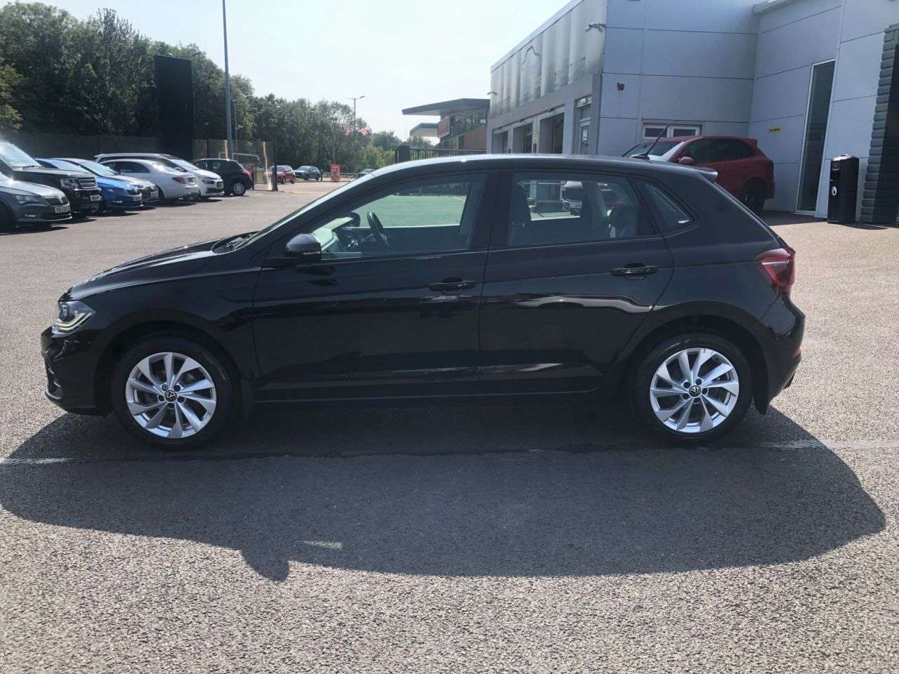 A 2022 VOLKSWAGEN POLO 1.0 TSI Style Hatchback 5dr Petrol Manual Euro 6 (s/s) (95 ps) A 2022 VOLKSWAGEN POLO 1.0 TSI Style Hatchback 5dr Petrol Manual Euro 6 (s/s) (95 ps)