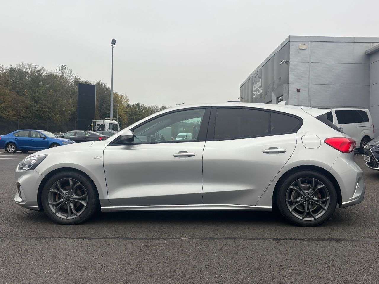A null FORD FOCUS 1.0T EcoBoost ST-Line Hatchback 5dr Petrol Manual Euro 6 (s/s) (125 ps) A null FORD FOCUS 1.0T EcoBoost ST-Line Hatchback 5dr Petrol Manual Euro 6 (s/s) (125 ps)