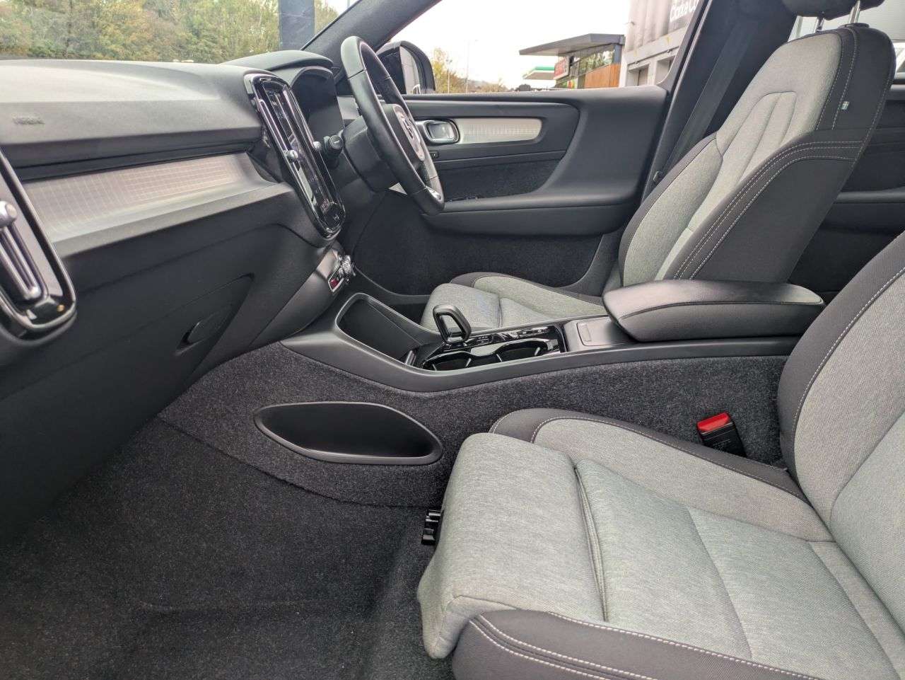 2022 VOLVO XC40 2022 VOLVO XC40