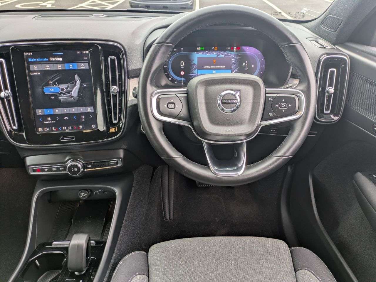 2022 VOLVO XC40 2022 VOLVO XC40