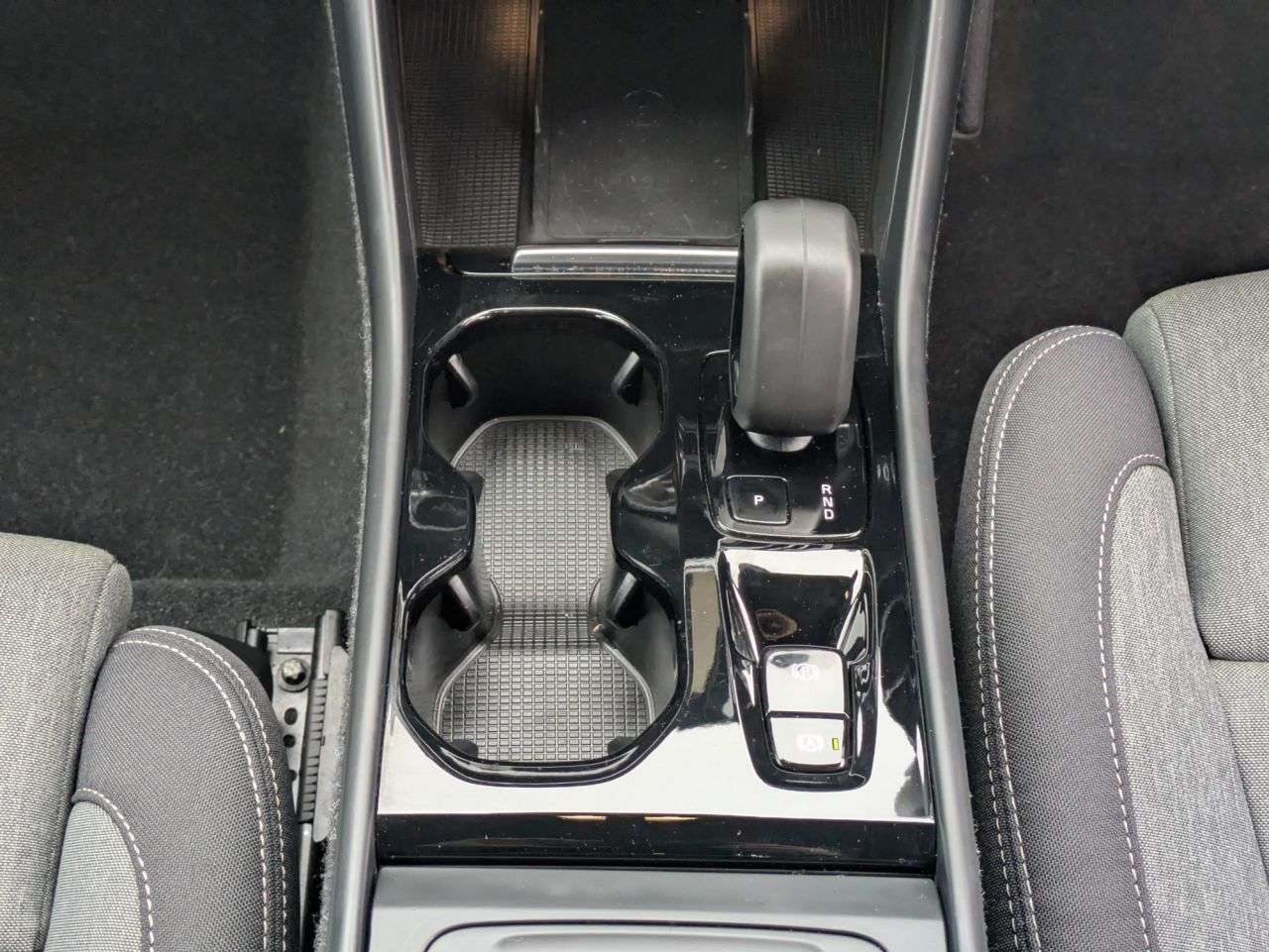 2022 VOLVO XC40 2022 VOLVO XC40