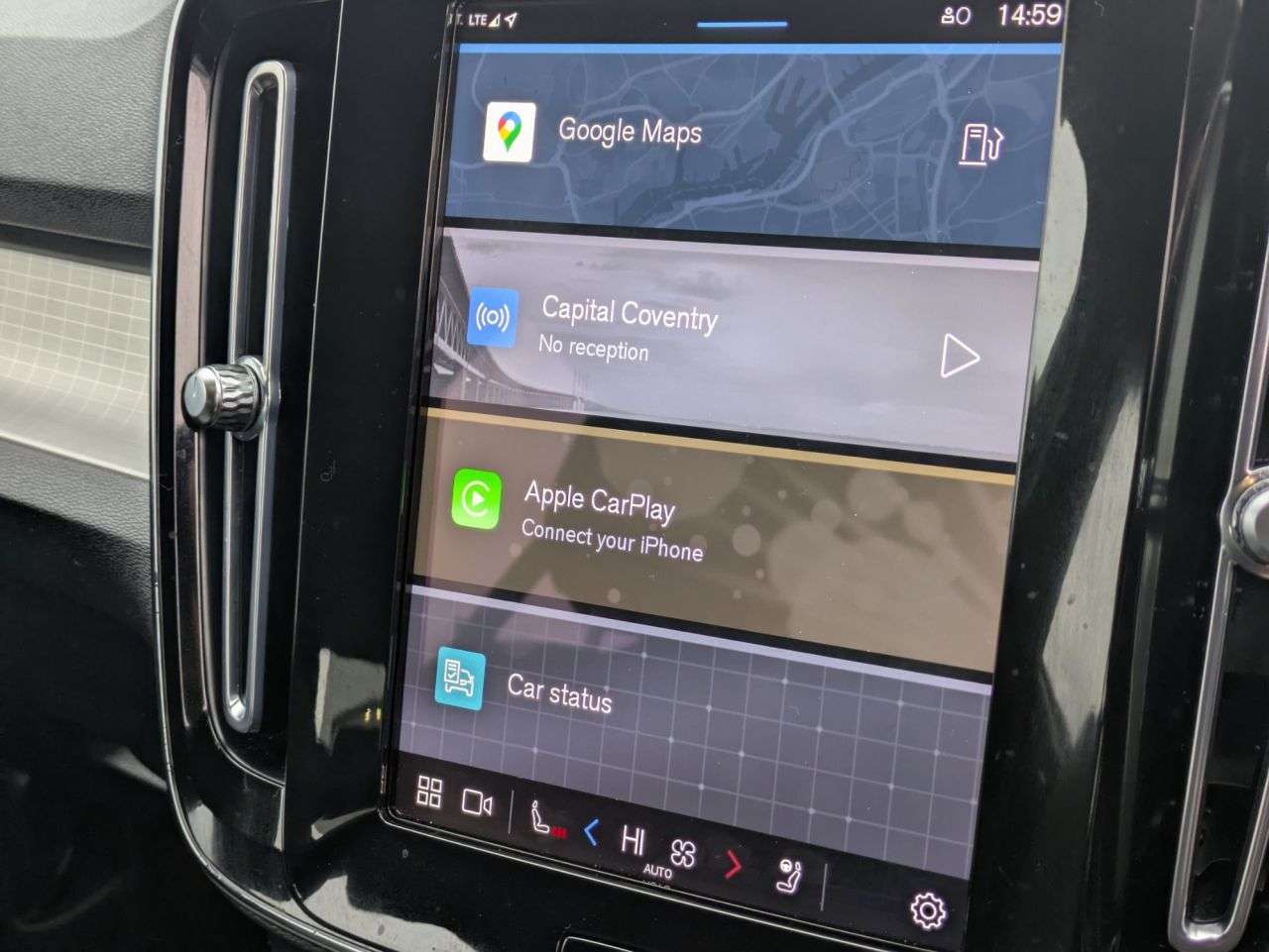 2022 VOLVO XC40 2022 VOLVO XC40