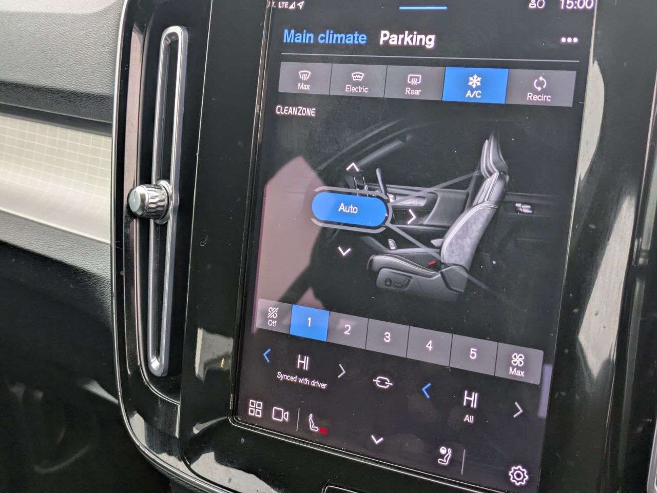 2022 VOLVO XC40 2022 VOLVO XC40