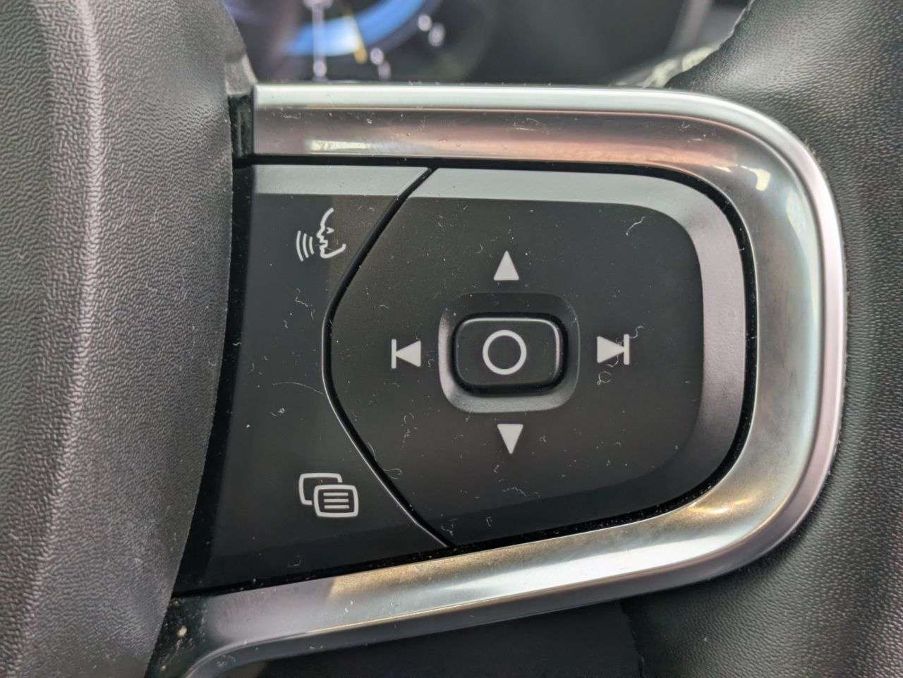 2022 VOLVO XC40 2022 VOLVO XC40