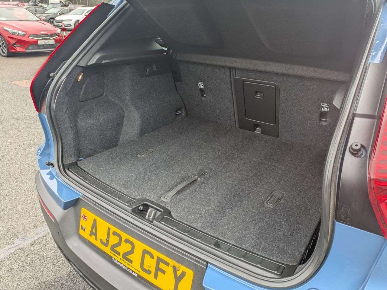 2022 VOLVO XC40 2022 VOLVO XC40