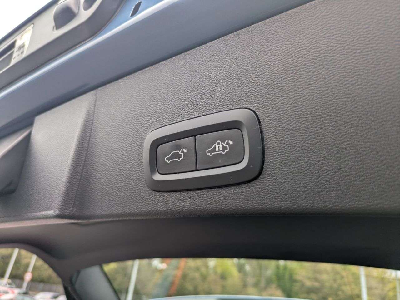 2022 VOLVO XC40 2022 VOLVO XC40