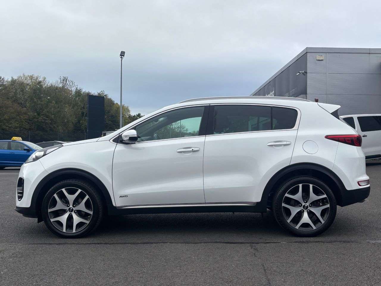 A 2016 KIA SPORTAGE 2.0 CRDi GT-Line SUV 5dr Diesel Manual AWD Euro 6 (134 bhp) AWD Euro 6 (134 A 2016 KIA SPORTAGE 2.0 CRDi GT-Line SUV 5dr Diesel Manual AWD Euro 6 (134 bhp) AWD Euro 6 (134