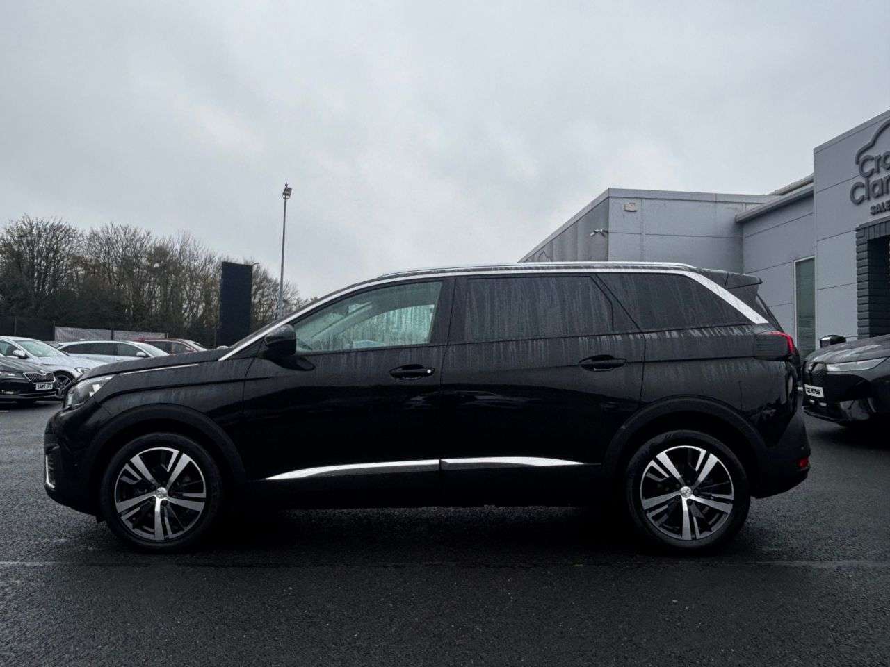 A 2019 PEUGEOT 5008 1.5 BlueHDi Allure SUV 5dr Diesel EAT Euro 6 (s/s) (130 ps) 7 Seat Family C A 2019 PEUGEOT 5008 1.5 BlueHDi Allure SUV 5dr Diesel EAT Euro 6 (s/s) (130 ps) 7 Seat Family C