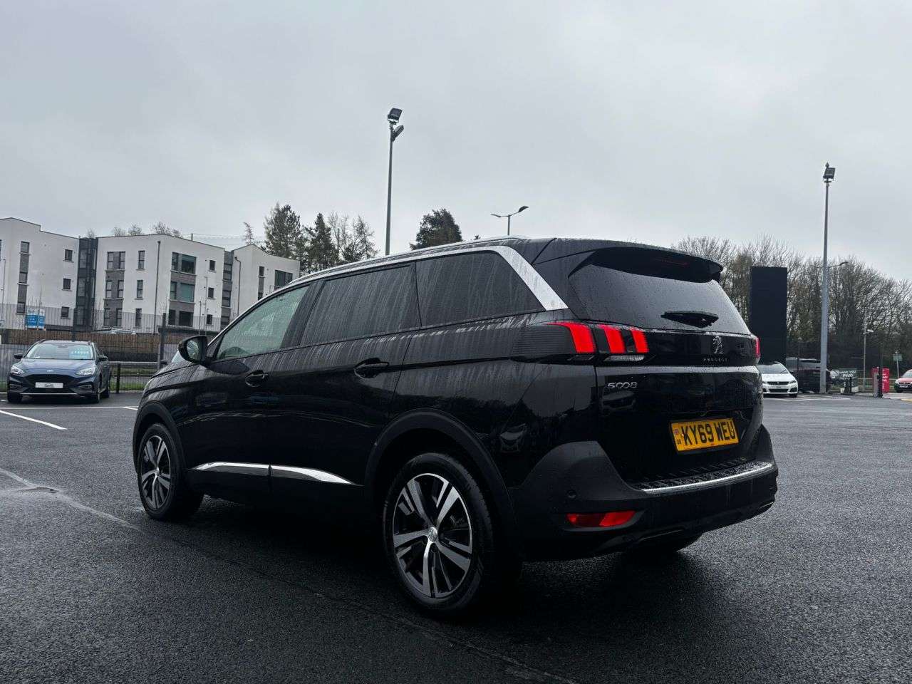 A 2019 PEUGEOT 5008 1.5 BlueHDi Allure SUV 5dr Diesel EAT Euro 6 (s/s) (130 ps) 7 Seat Family C A 2019 PEUGEOT 5008 1.5 BlueHDi Allure SUV 5dr Diesel EAT Euro 6 (s/s) (130 ps) 7 Seat Family C