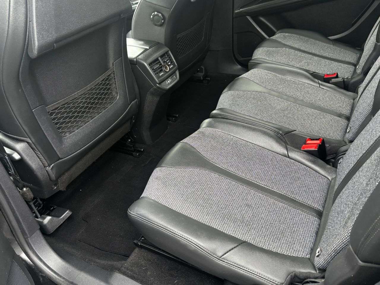 2019 PEUGEOT 5008 2019 PEUGEOT 5008