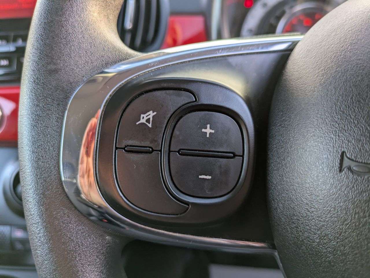 2019 FIAT 500 2019 FIAT 500