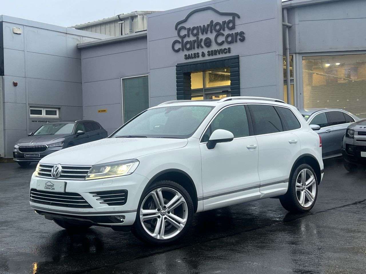 A 2018 VOLKSWAGEN TOUAREG 3.0 TDI V6 R-Line Plus SUV 5dr Diesel Tiptronic 4WD Euro 6 (s/s) (262 ps) A 2018 VOLKSWAGEN TOUAREG 3.0 TDI V6 R-Line Plus SUV 5dr Diesel Tiptronic 4WD Euro 6 (s/s) (262 ps)